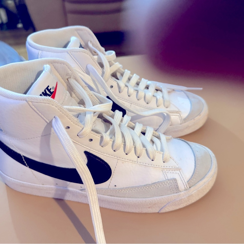Nike White and Black High-Tops